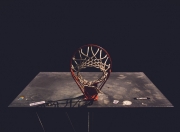 九游体育直播-库里，那一夜，三分雨落定江山