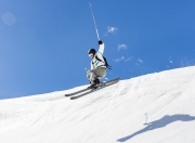 九游体育APP下载-F1新赛季揭幕战与NBA火箭惊天翻盘，速度与逆转的双重奏