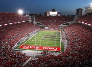 -赛道上的逆袭，皮亚斯特里高光表现助阿斯顿马丁险胜红牛二队