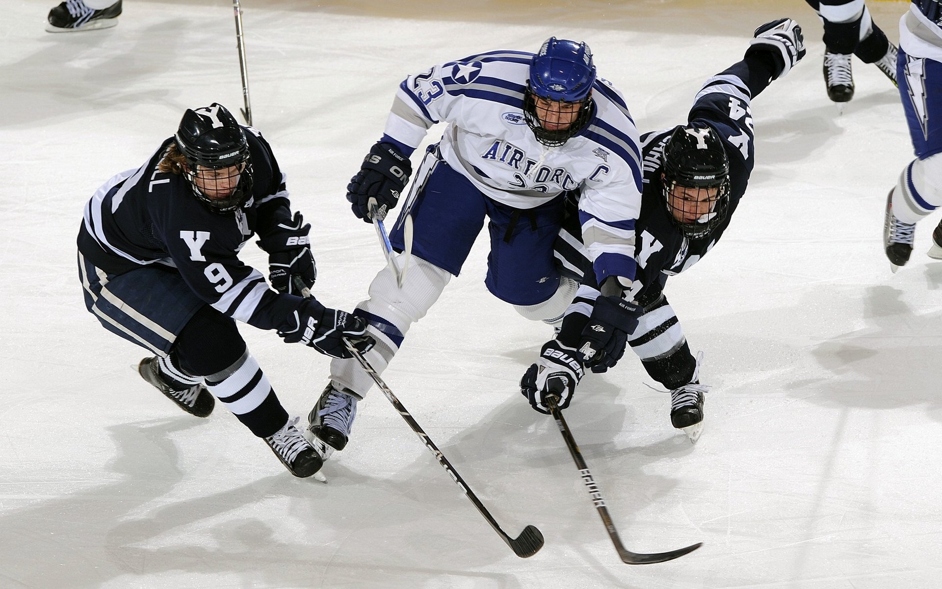 东决关键战与玻利维亚争冠战，利物浦精神的跨洲共鸣
